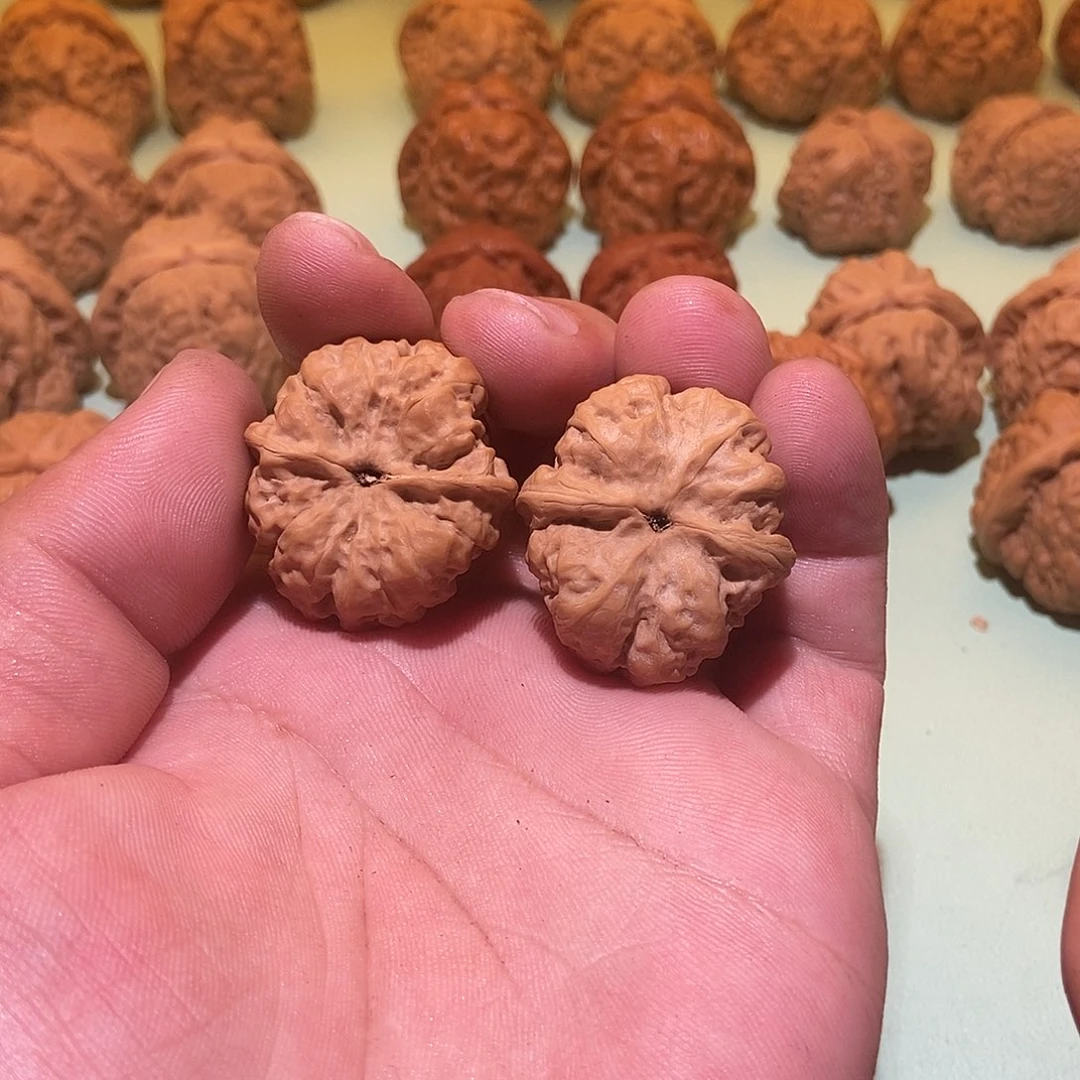 文玩核桃吊坠可***?蛤蟆头32一对