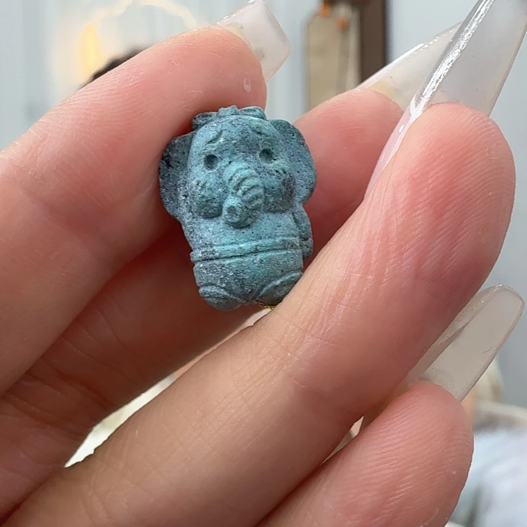 绿松石未镶嵌挂件