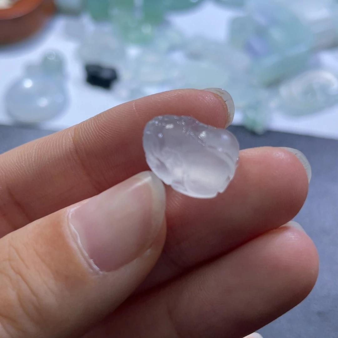 定制翡翠未镶嵌貔貅