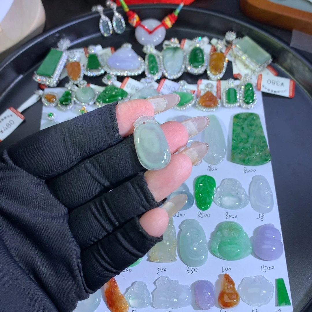 翡翠未镶嵌吊坠(不含链)冰晴福贝