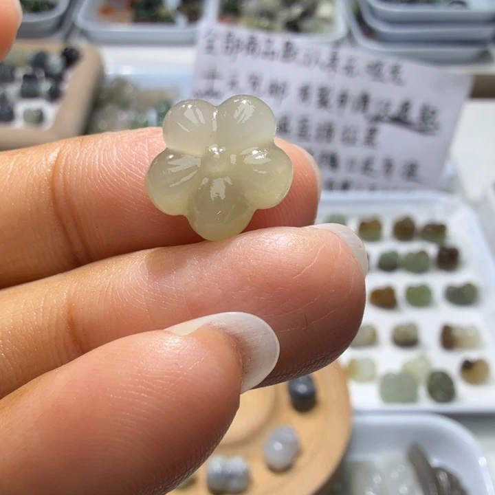 和田玉未镶嵌珠宝奇石