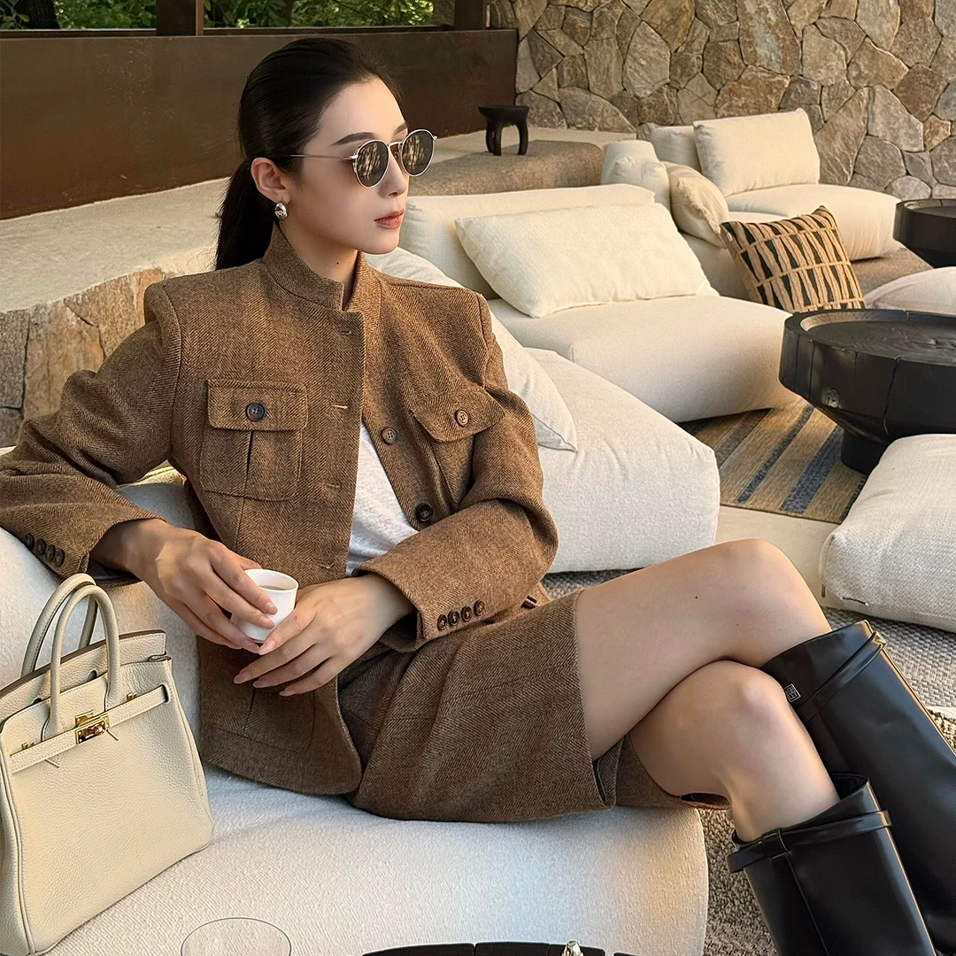 老钱风复古轻奢毛呢套装女2025秋冬新款圆领工装外套六分裤两件套