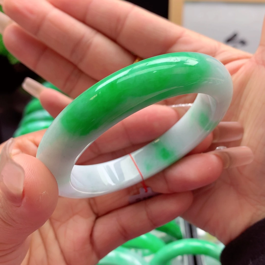 未镶嵌手镯翡翠缅甸