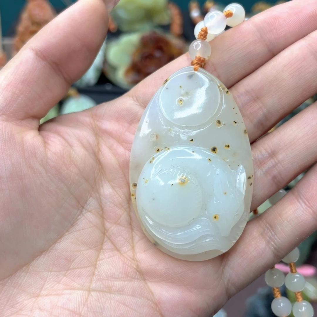 蛇纹石玉颈饰未镶嵌