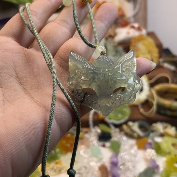 蛇纹石玉未镶嵌吊坠