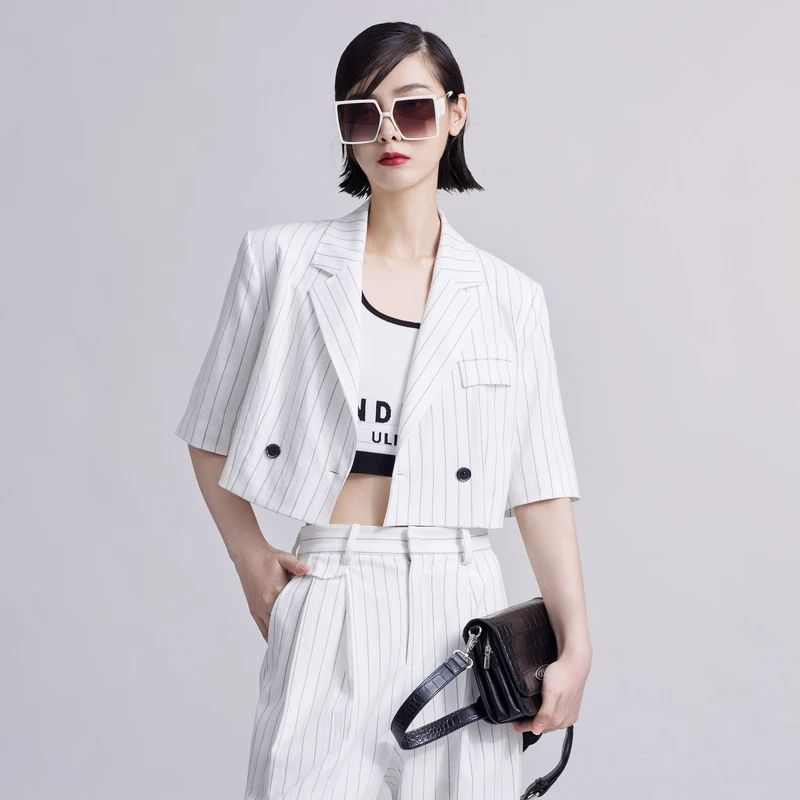 U/TI 高级感竖条纹设计百搭休闲短款五分袖西装外套