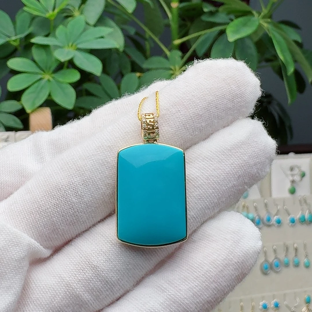 绿松石18K金镶嵌颈饰吊坠