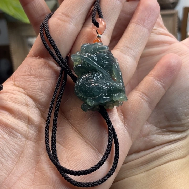 蛇纹石玉未镶嵌吊坠✞*月