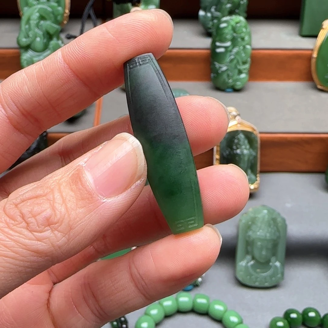 未镶嵌和田玉挂件