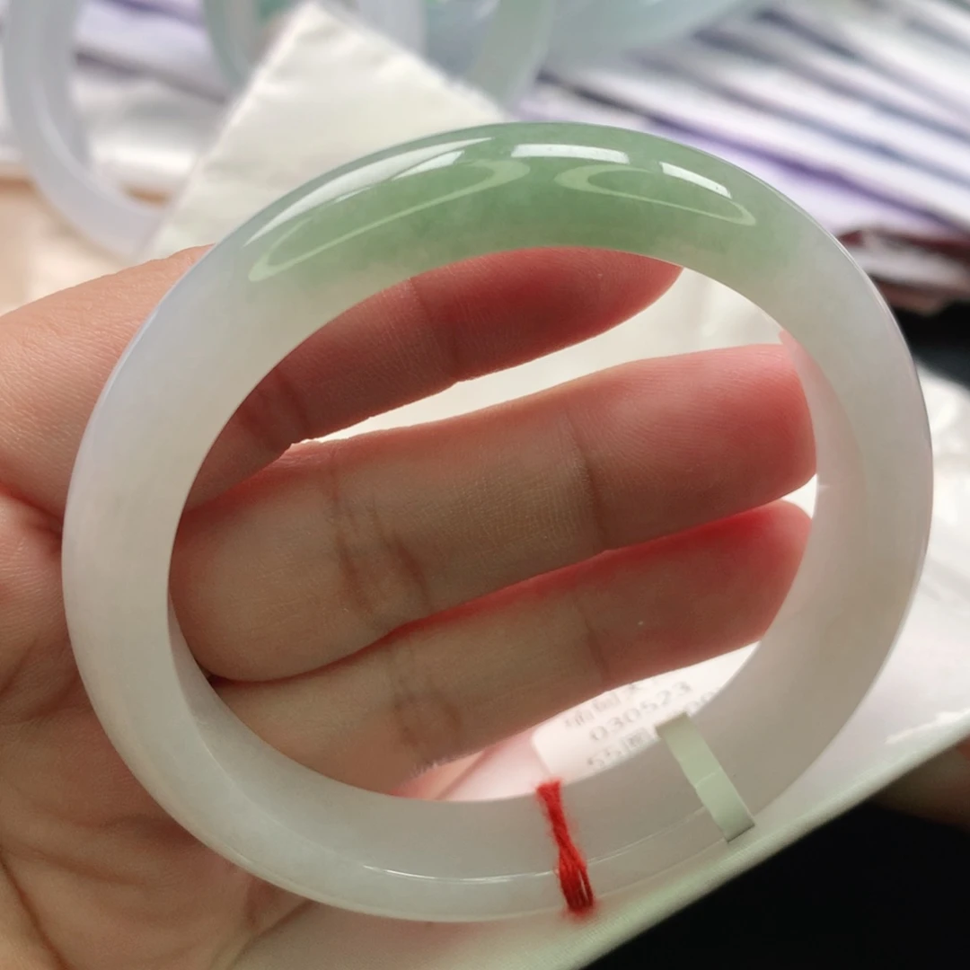 翡翠手镯未镶嵌缅甸55.56
