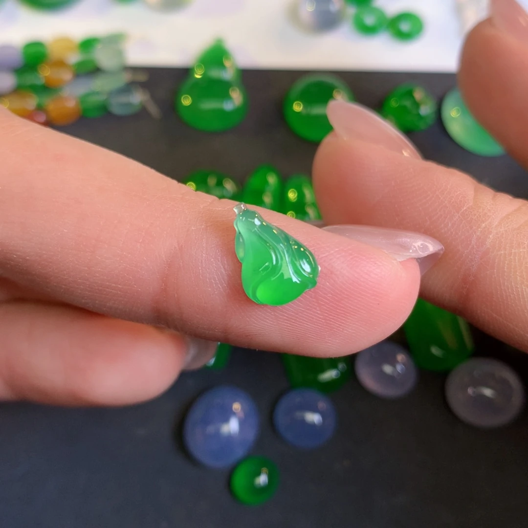 翡翠裸石10.03-7.3-2.87