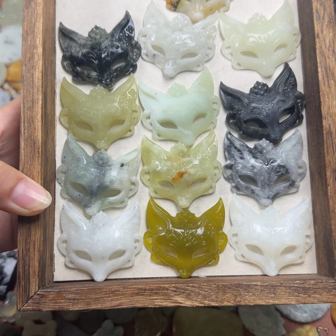 未镶嵌蛇纹石玉发饰狐狸面具