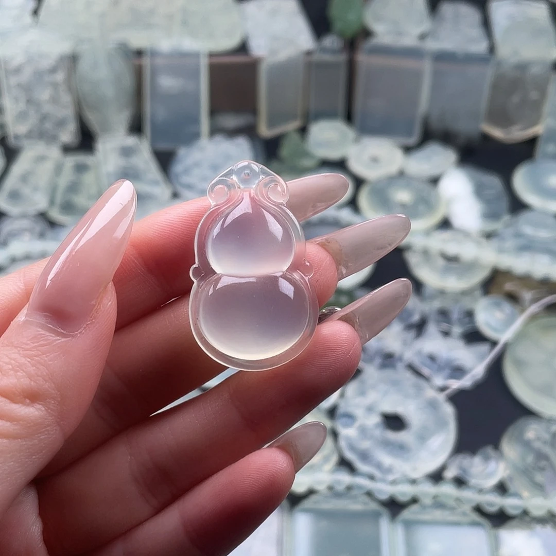 岫玉未镶嵌颈饰高货葫芦