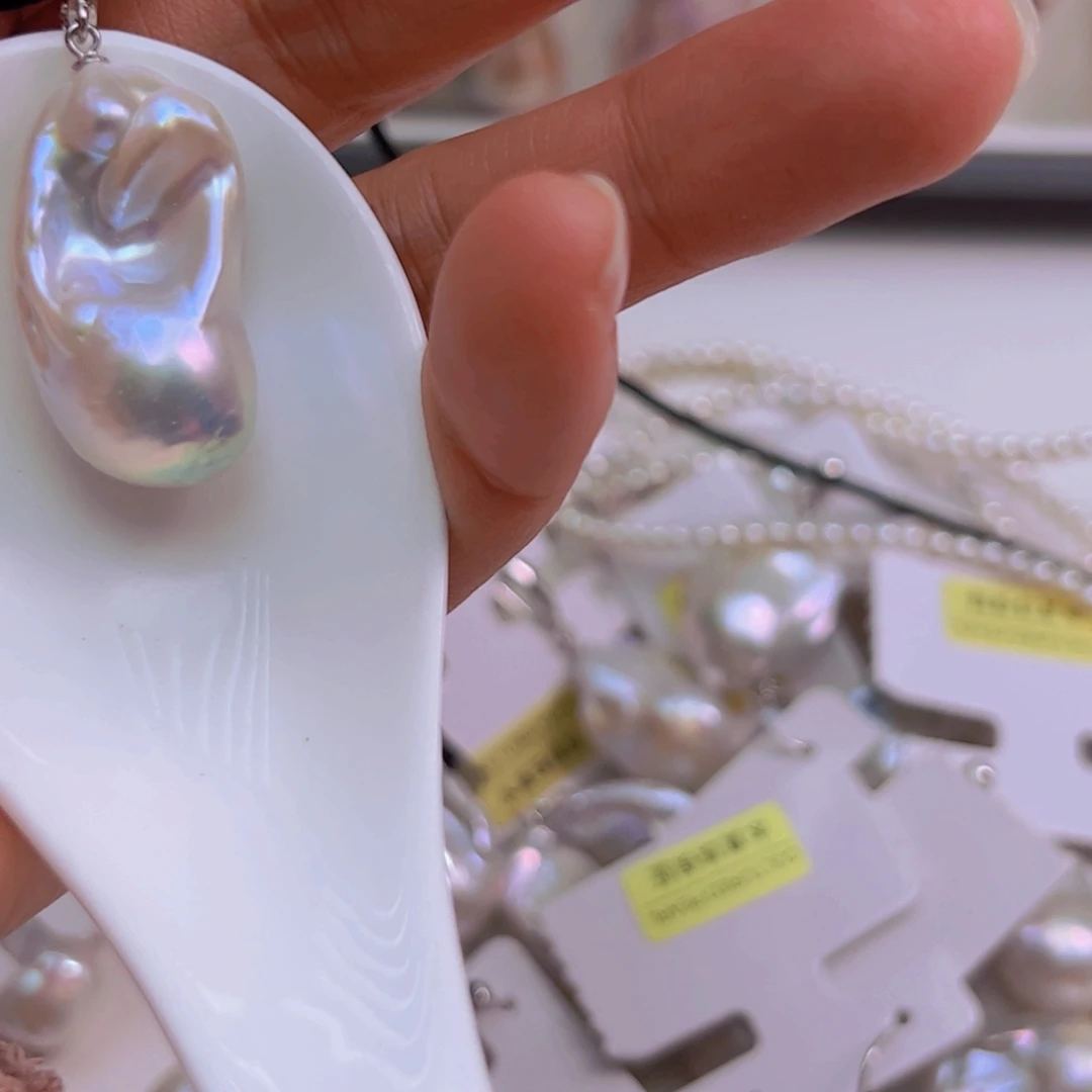 淡水珍珠吊坠(赠链)未镶嵌