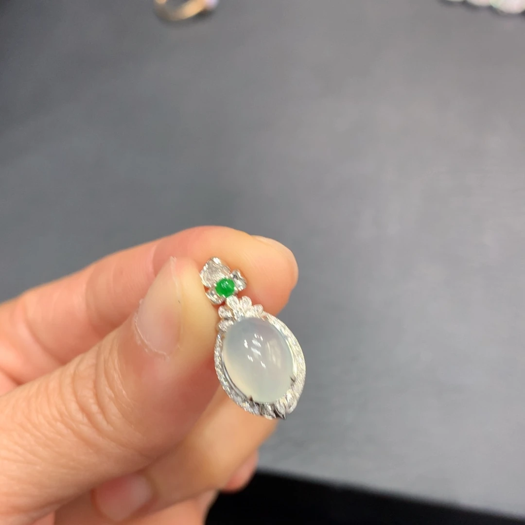翡翠18K金镶嵌吊坠(不含链)