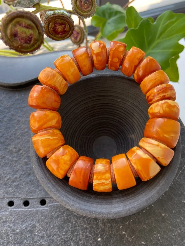 天然欧洲回流老蜜蜡瓷白妖孽虎皮妖花马蹄手串