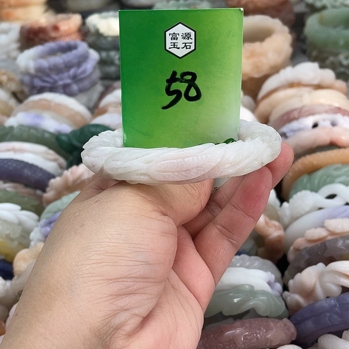 未镶嵌手镯石英岩玉