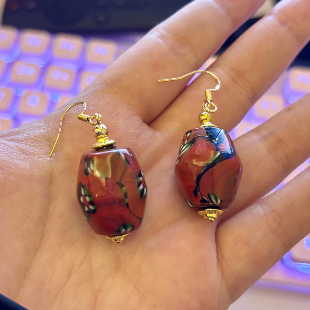 合金琉璃耳饰 LZ5307-1 红色太阳花不规则老料琉璃耳环
