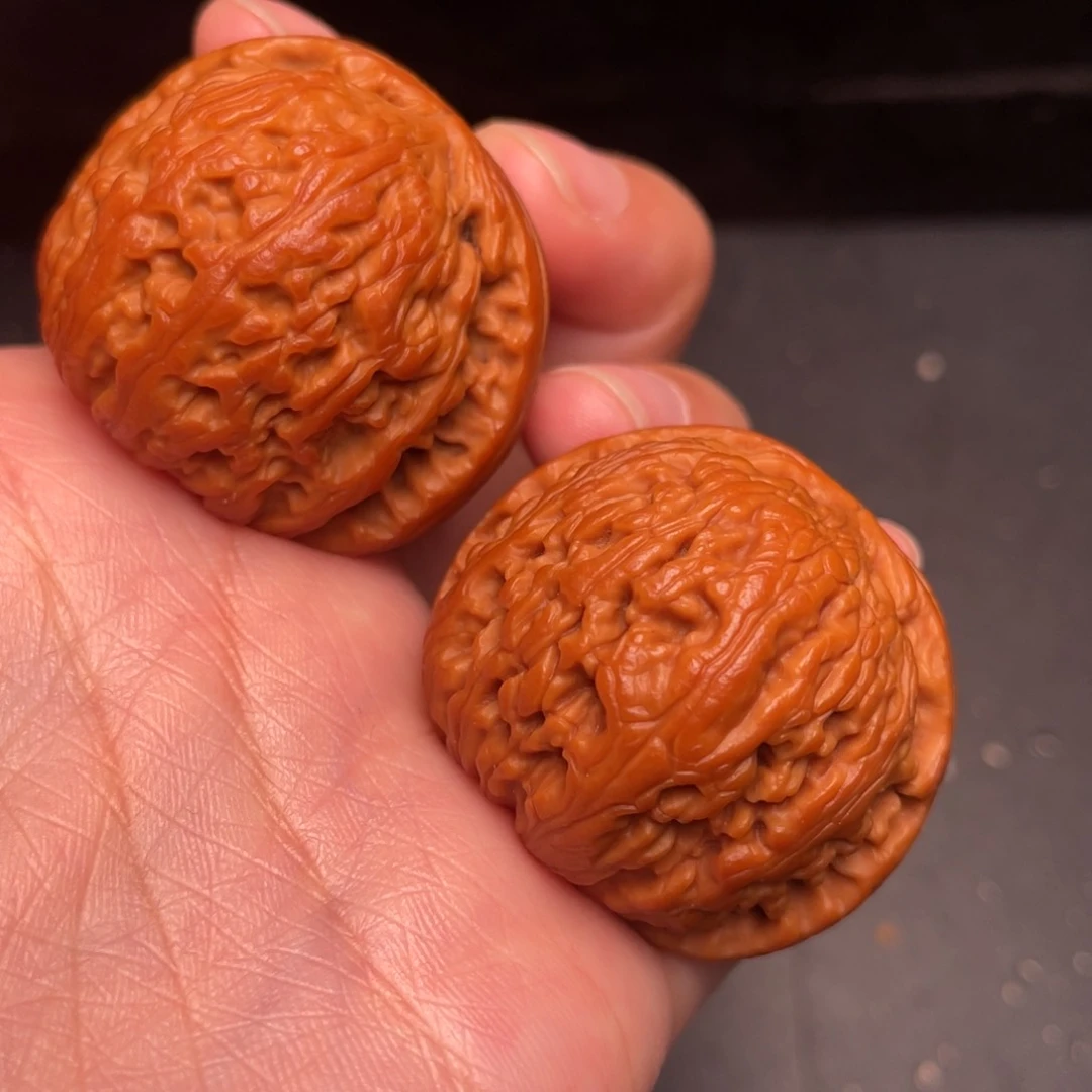 文玩核桃把件秦岭野生文玩核桃