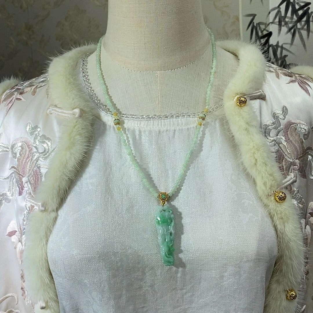 翡翠未镶嵌颈饰吊坠