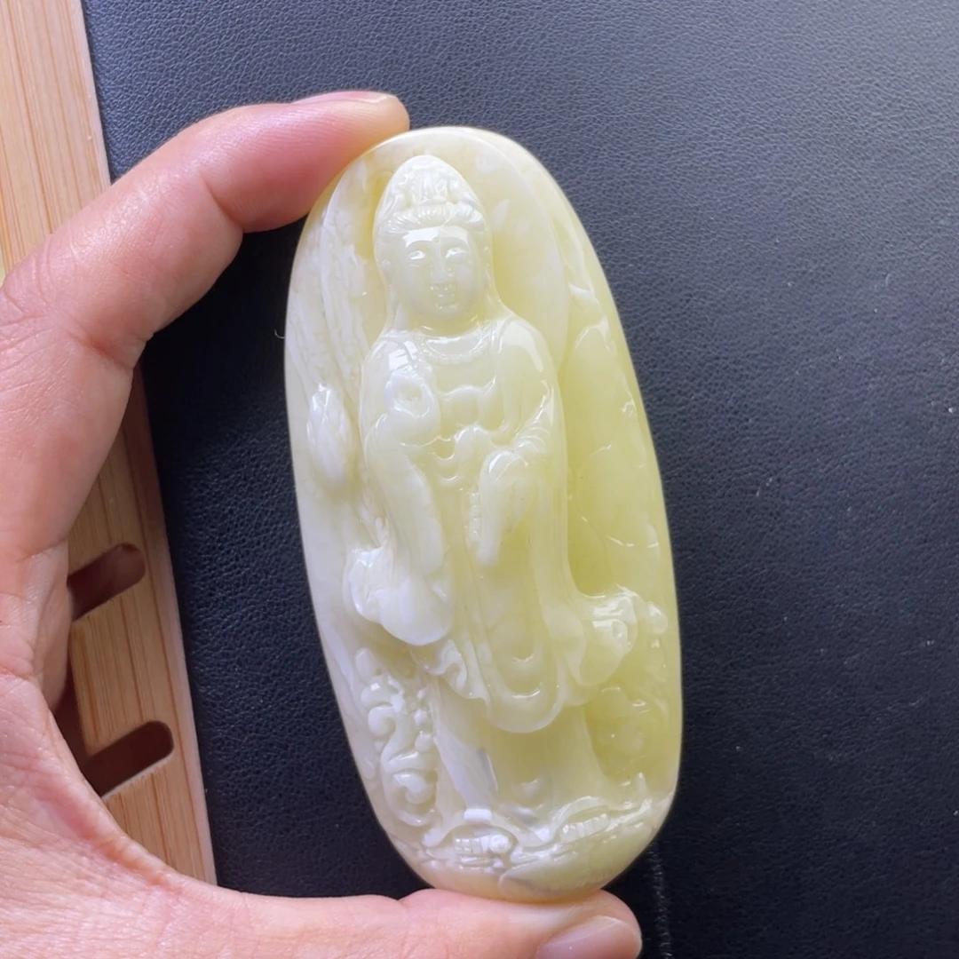 琥珀未镶嵌颈饰天然的琥珀蜜蜡