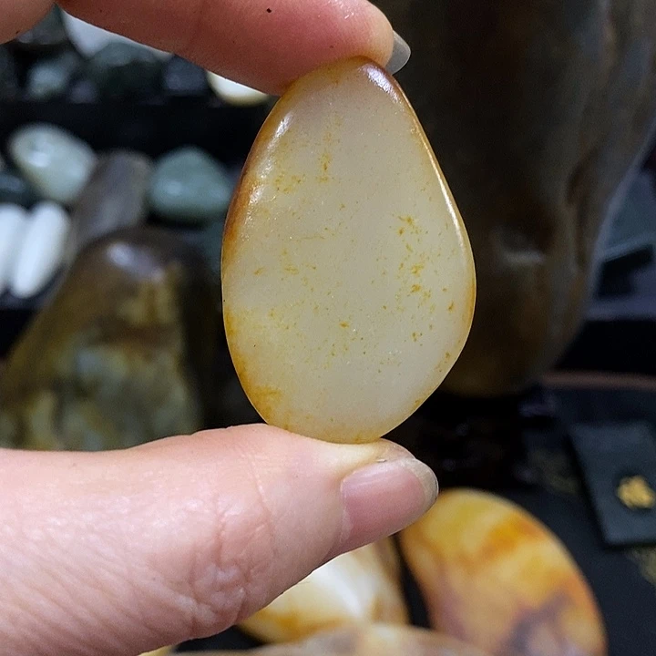 和田玉（糖玉）未镶嵌挂件