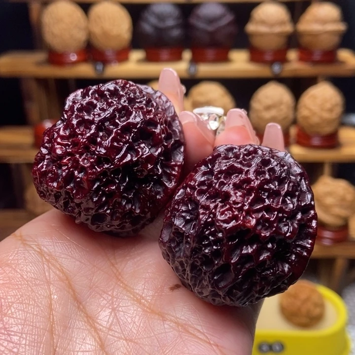 文玩核桃吊坠铁绣球28