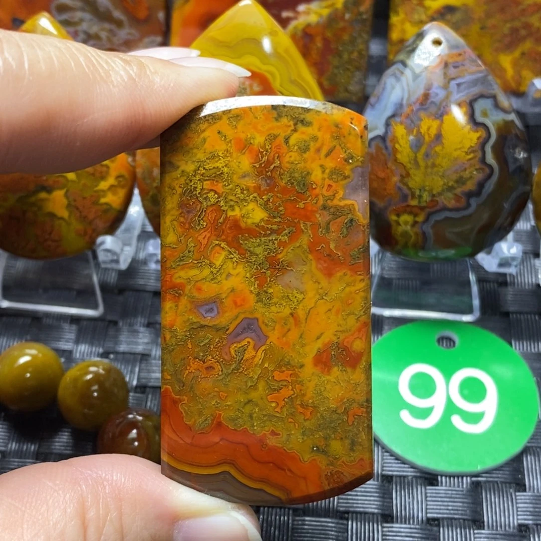 未镶嵌颈饰玛瑙/玉髓一**舟