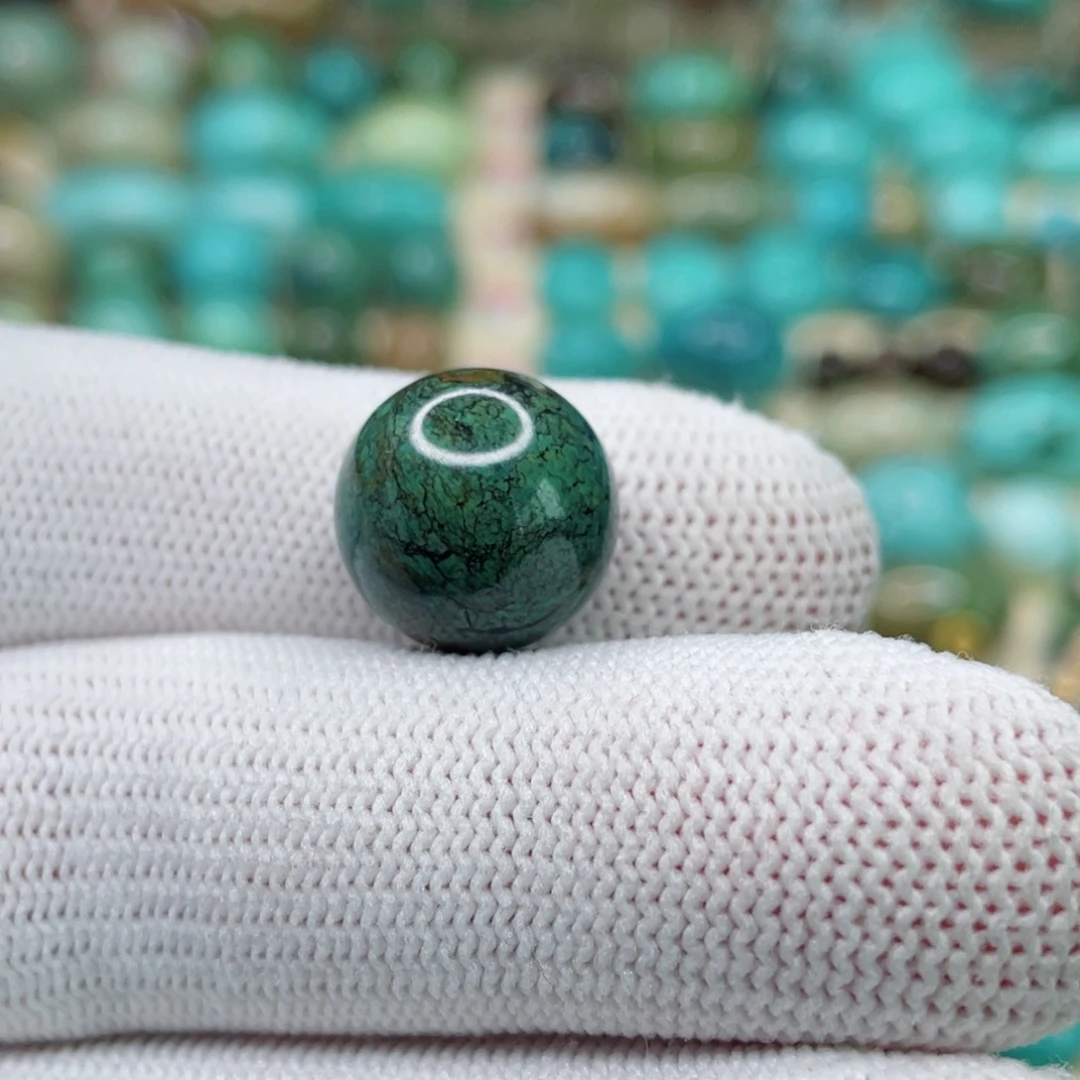 未镶嵌绿松石颈饰