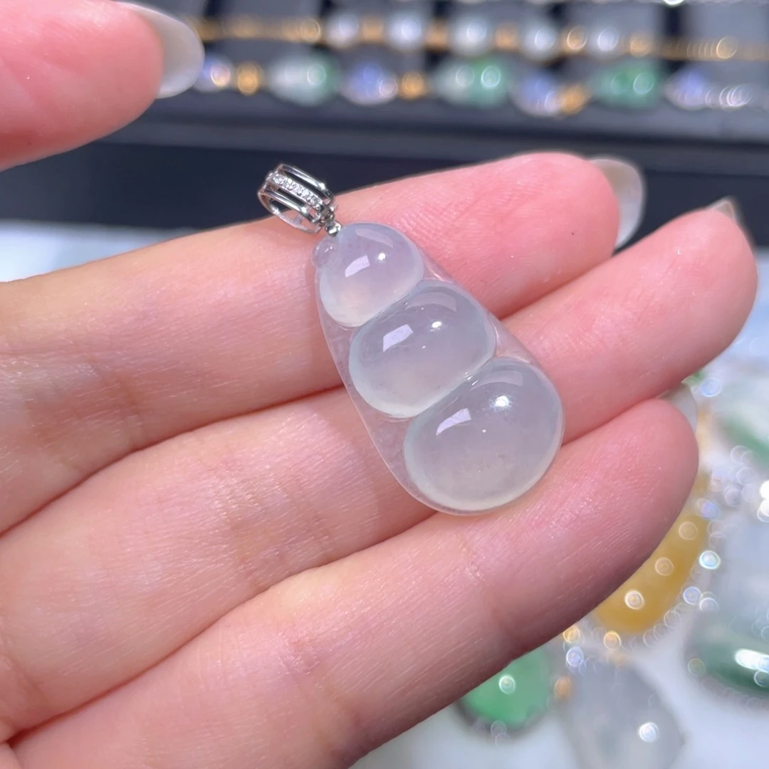 颈饰18K金镶嵌翡翠翡翠