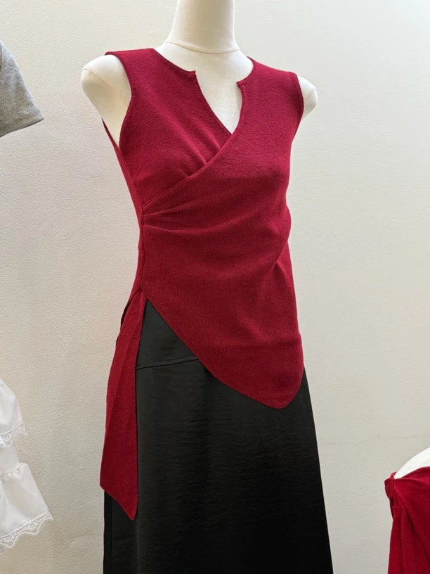 2025夏 收腰显瘦不规则针织背心