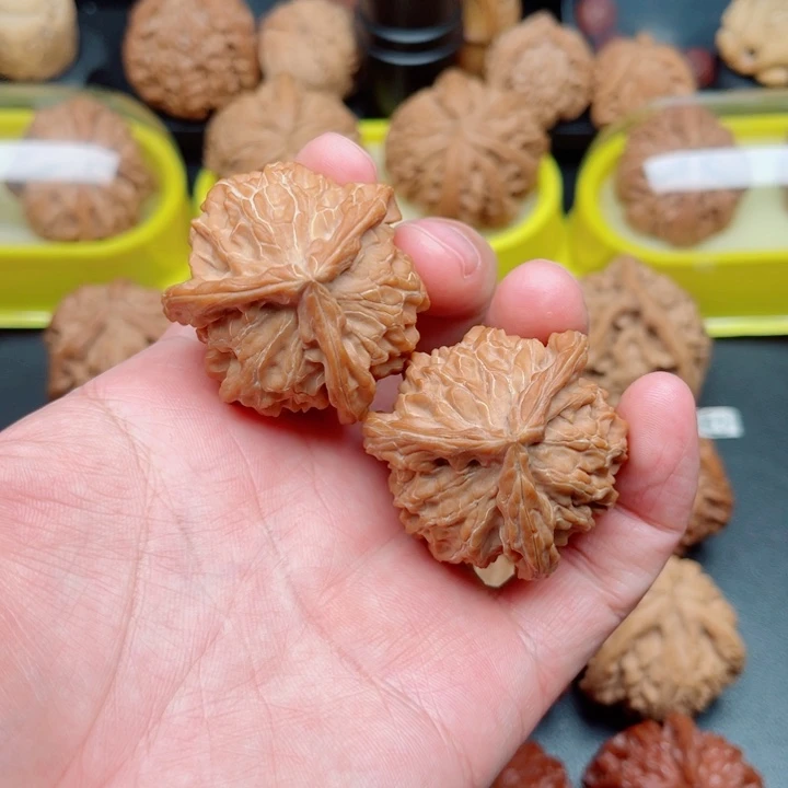 吊坠文玩核桃盘山三棱39×38×38