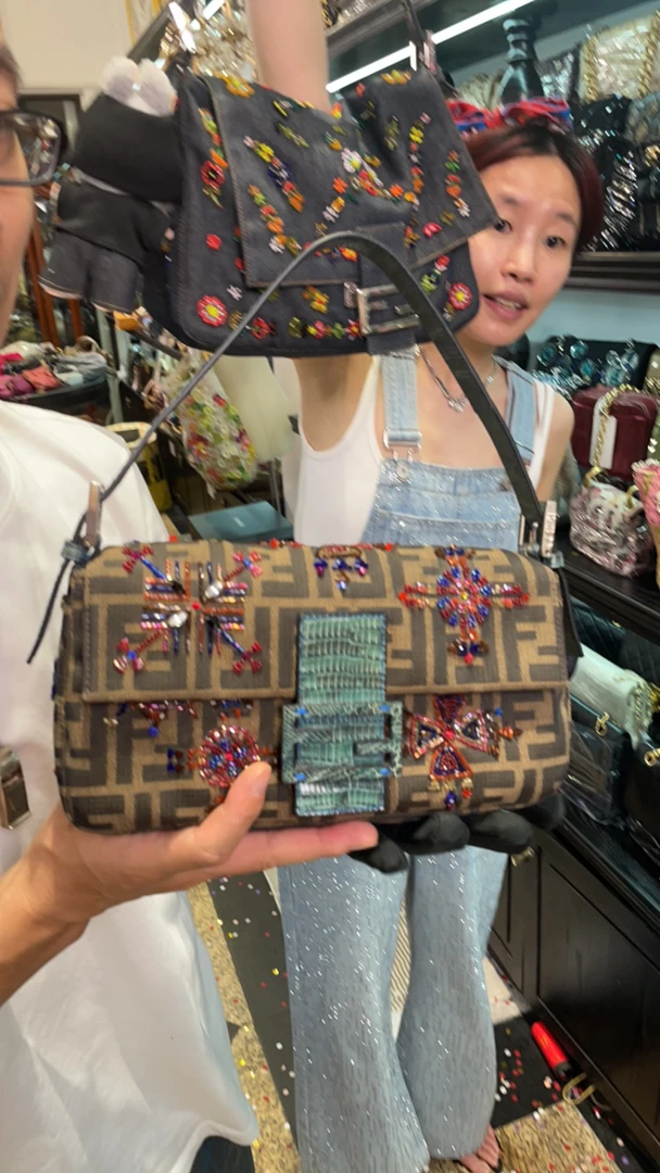 95新 FENDI/芬迪 夏七中古/老花串珠法棍/单肩包