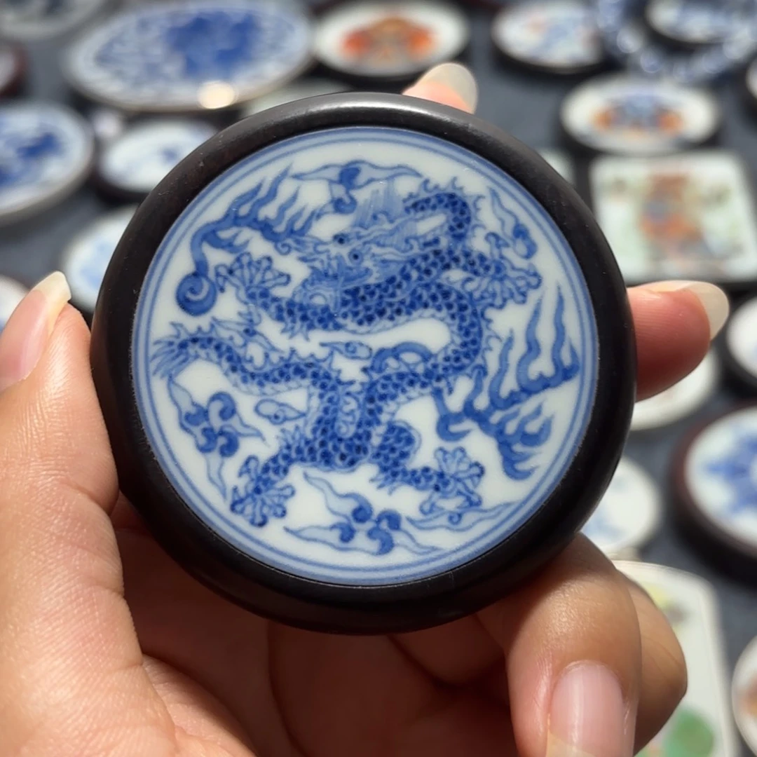 付***任瓷片精品龙挂件一个