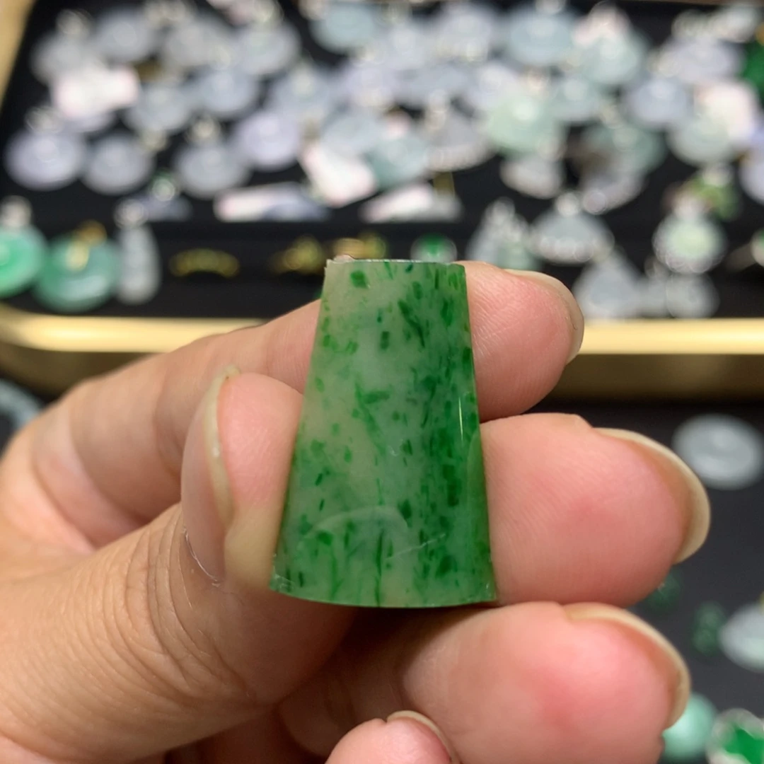 吊坠(不含链)未镶嵌翡翠有纹袭