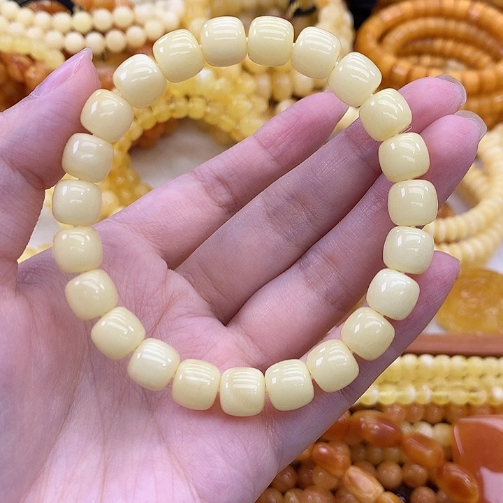 蜜蜡未镶嵌珠宝奇石
