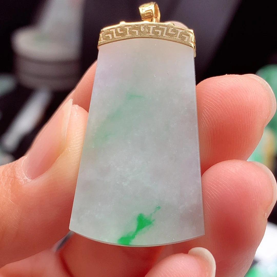 翡翠颈饰18K金镶嵌翡翠吊坠