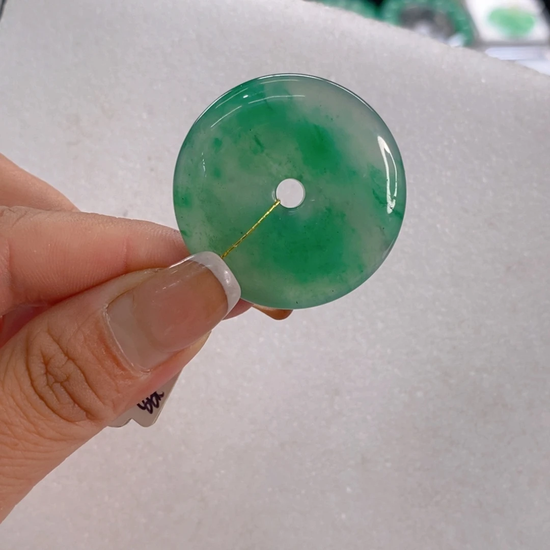 石英质玉未镶嵌颈饰