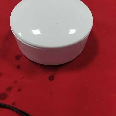 瓷片瓷片，摆件，都有微瑕疵，