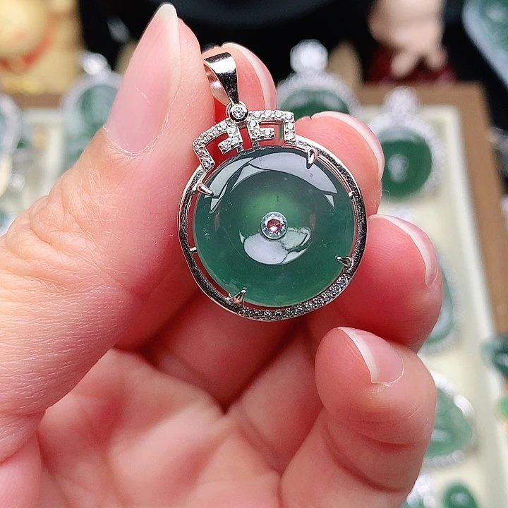 颈饰银S925镶嵌翡翠吊坠
