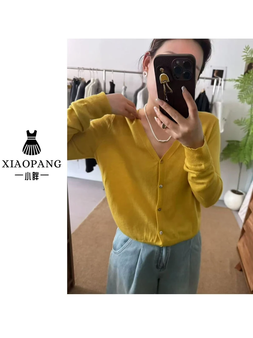 【小胖家】881513春季V领单排扣纯色打底上衣