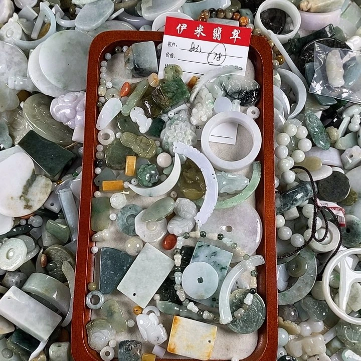 翡翠颈饰未镶嵌翡翠78