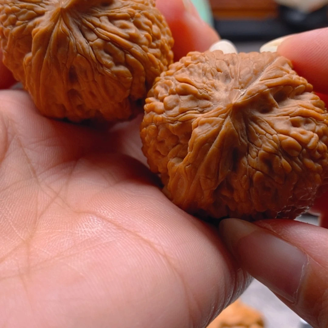 【闪购商品】吊坠文玩核桃团****团滚石