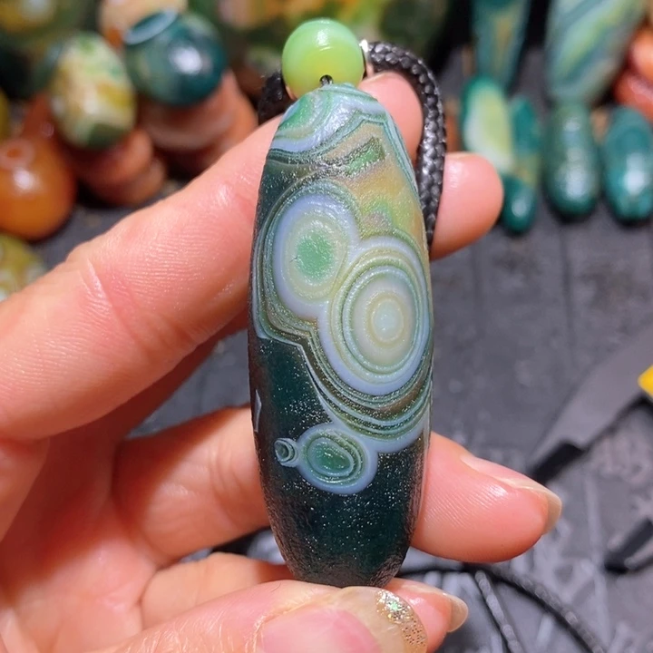 石英质玉颈饰未镶嵌