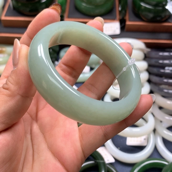 【闪购商品】未镶嵌手镯和田玉