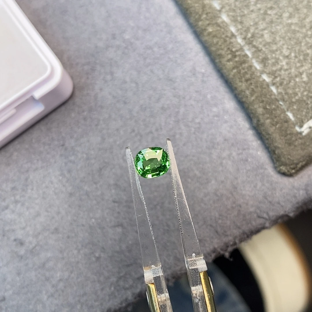 石榴石（沙弗莱）未镶嵌珠宝半成品1.03ct 吉尔德 薄荷绿