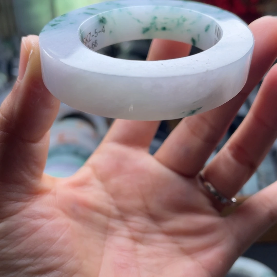 定制翡翠未镶嵌翡翠55贵妃 冰胶飘花