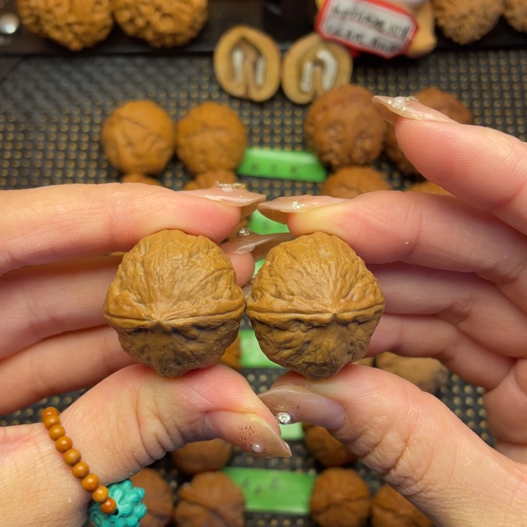 文玩核桃吊坠29尺全品闷尖小元宝00018