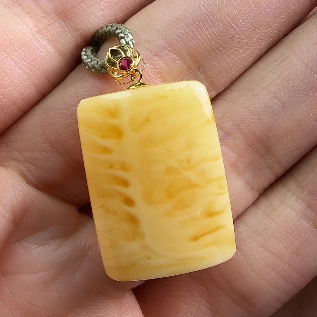 琥珀未镶嵌珠宝奇石