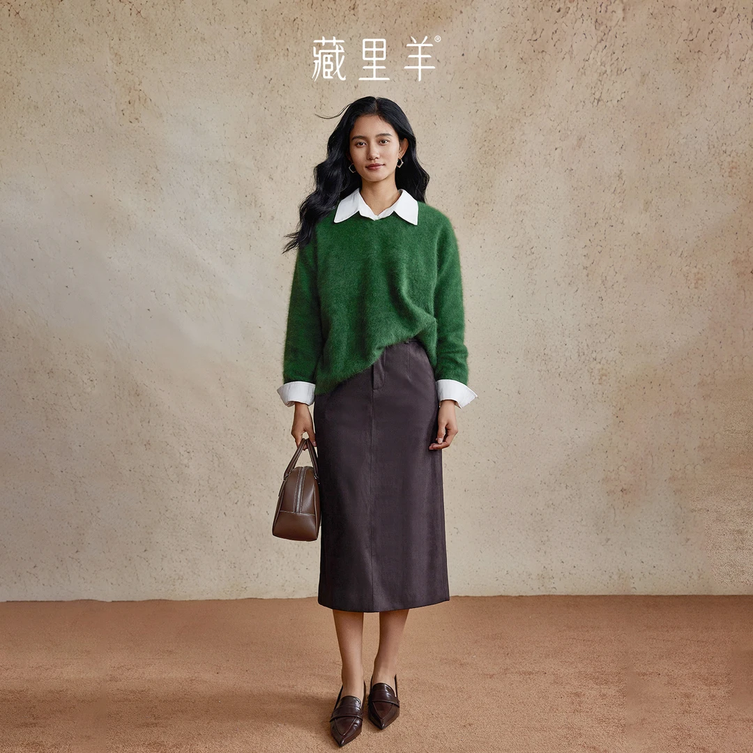 藏里羊【北美小动物毛毛】瑰宝“胜草草”限定V领纯色上衣M1892